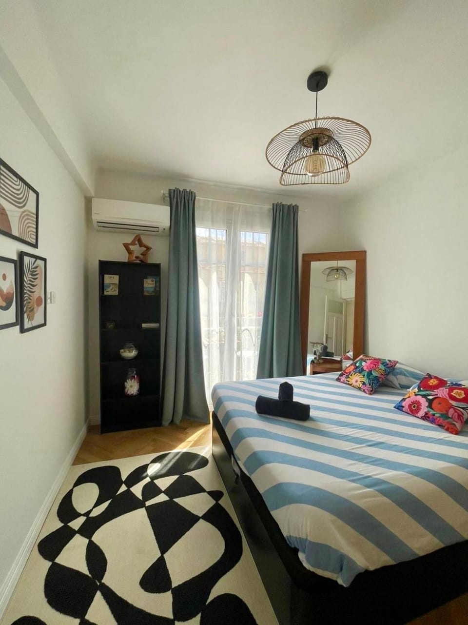 Bed, Balcony/Terrace, Photo of the whole room, Bedroom