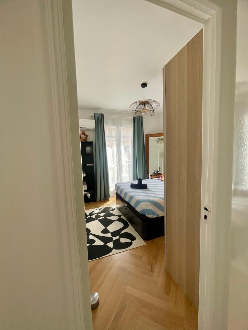 Bed, Photo of the whole room, Bedroom, wardrobe