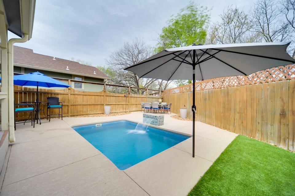 Cocktail Pool! Fredericksburg Bungalow By Main St House in Fredericksburg