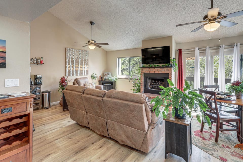 Walk to Golf & Trails! 'Aspen House' in Flagstaff House in Flagstaff