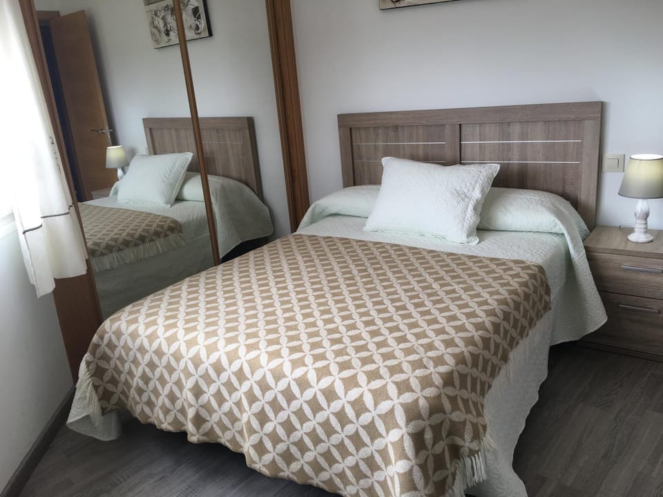 APARTAMENTOS PLAYA DE LA CONCHA Apartment in Galicia