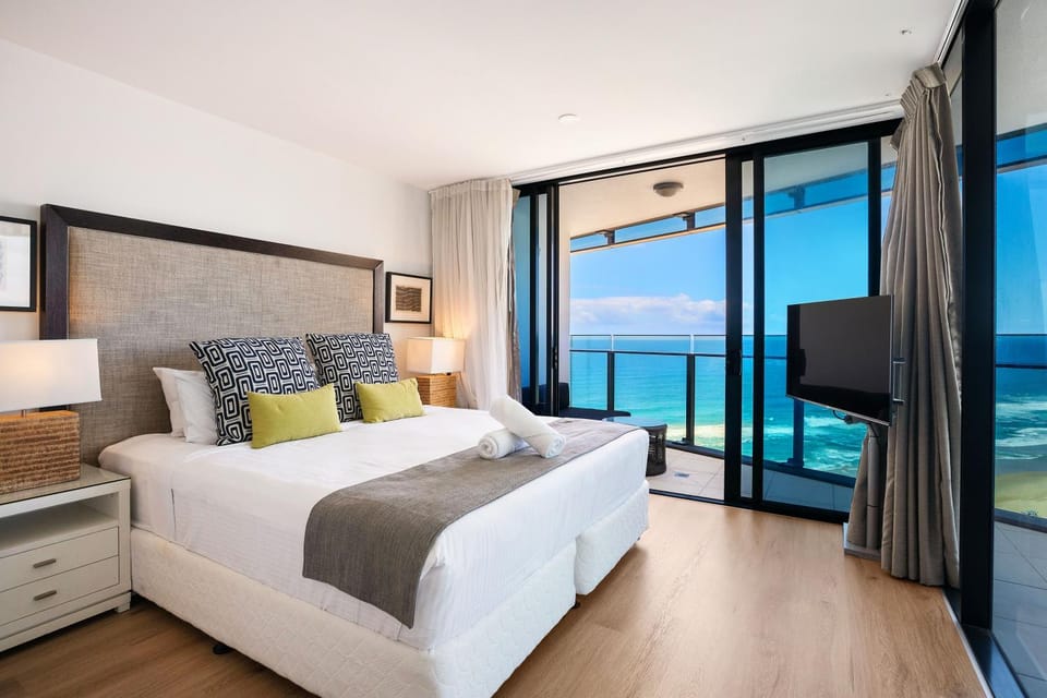 Bed, View (from property/room), Bedroom, Sea view