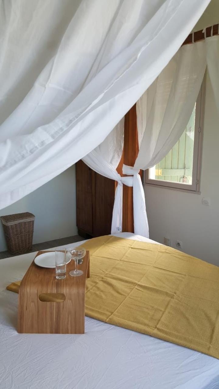 Douceur de Fèves - T2 de Charme avec Piscine et vue mer à la Trinité Apartment in La Trinité