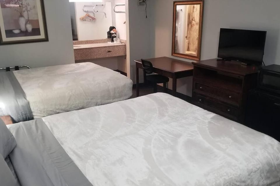 Hotel 2 Queen Beds Hotel Room 136 Wi-Fi Apartment in Stillwater