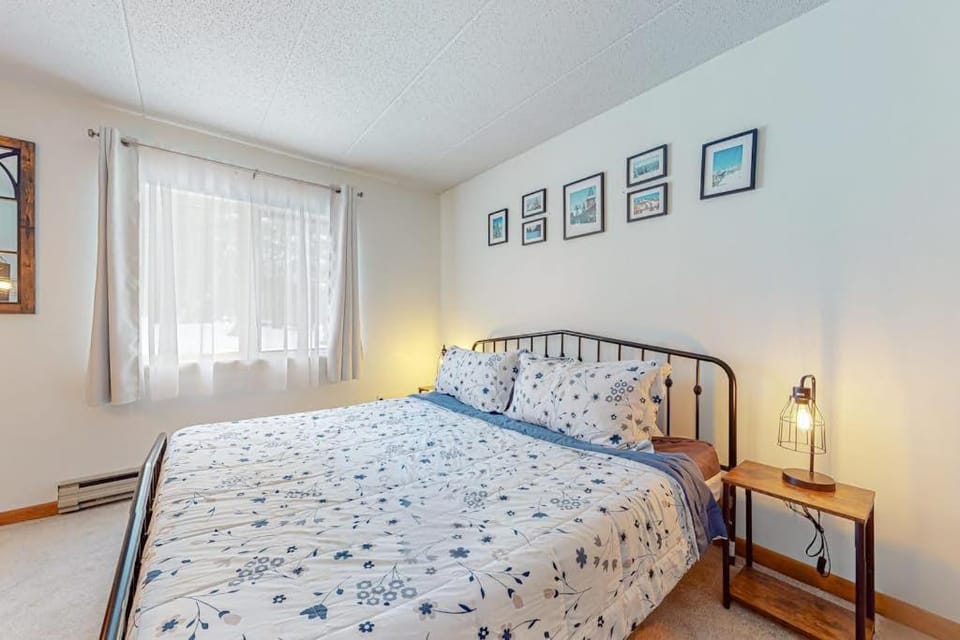 Mountain Village 5H Unit B Apartment hotel in Dover