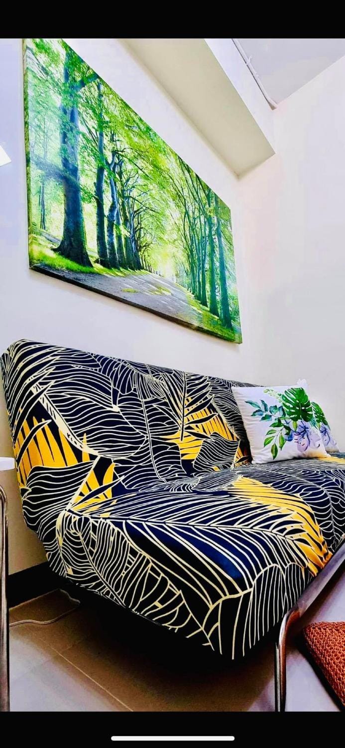 Field Residence SMDC 1BR w/ Netflix Apartment in Las Pinas