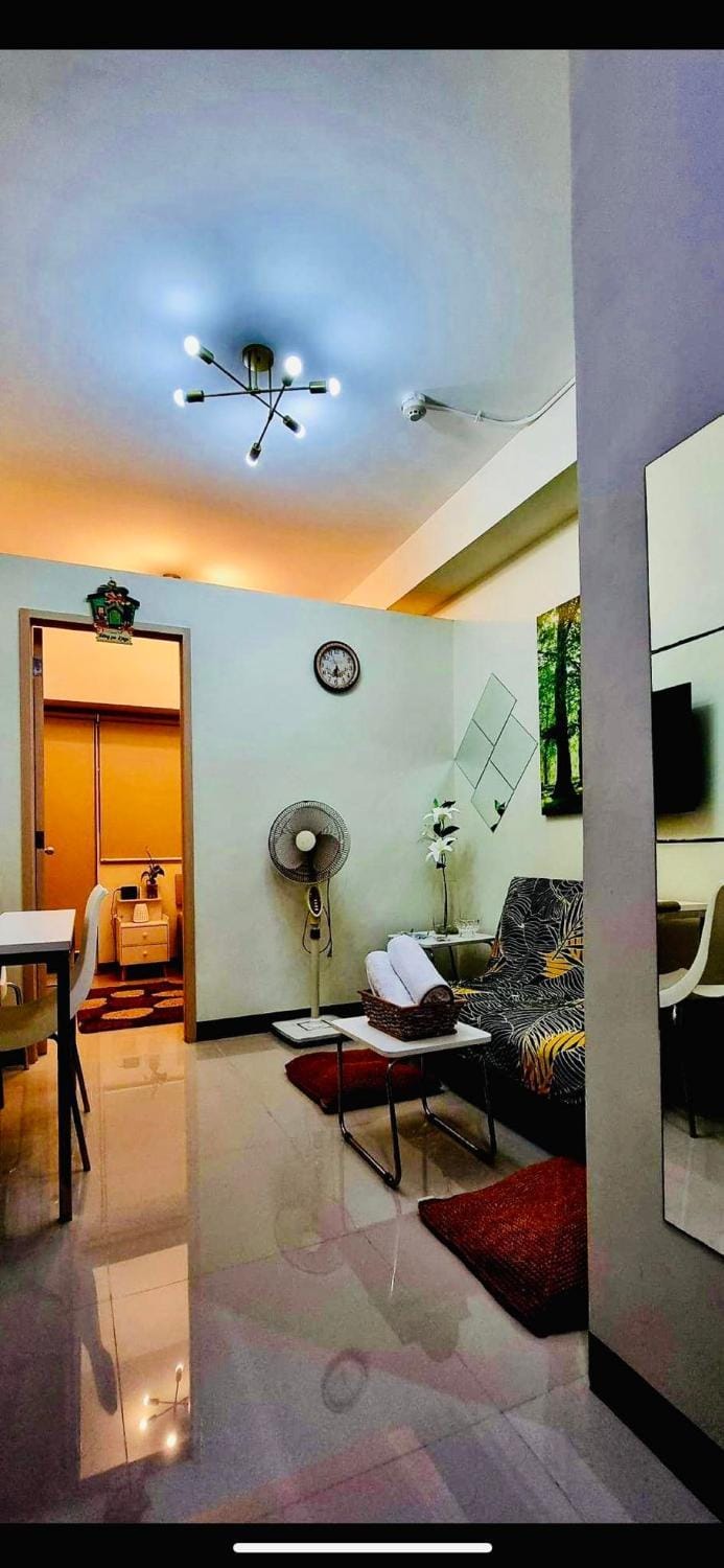 Field Residence SMDC 1BR w/ Netflix Apartment in Las Pinas