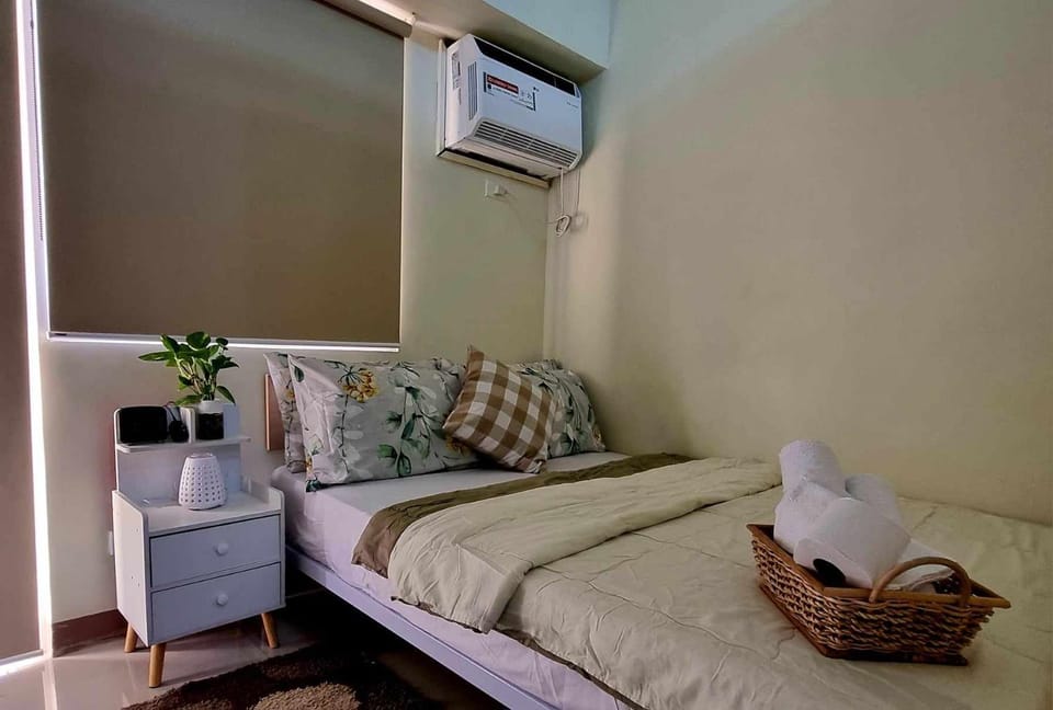 Field Residence SMDC 1BR w/ Netflix Apartment in Las Pinas