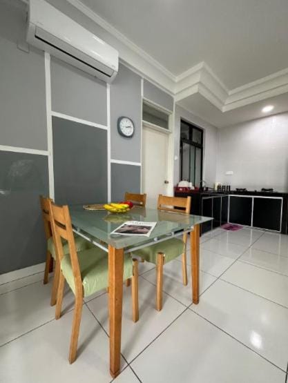 Platino 2BR Paradigm Mall Netflix Youtube BySTAY Apartment in Johor Bahru