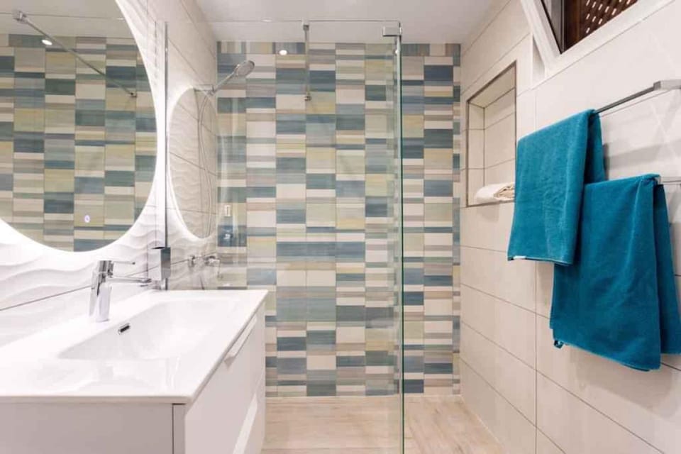 Shower, Bathroom
