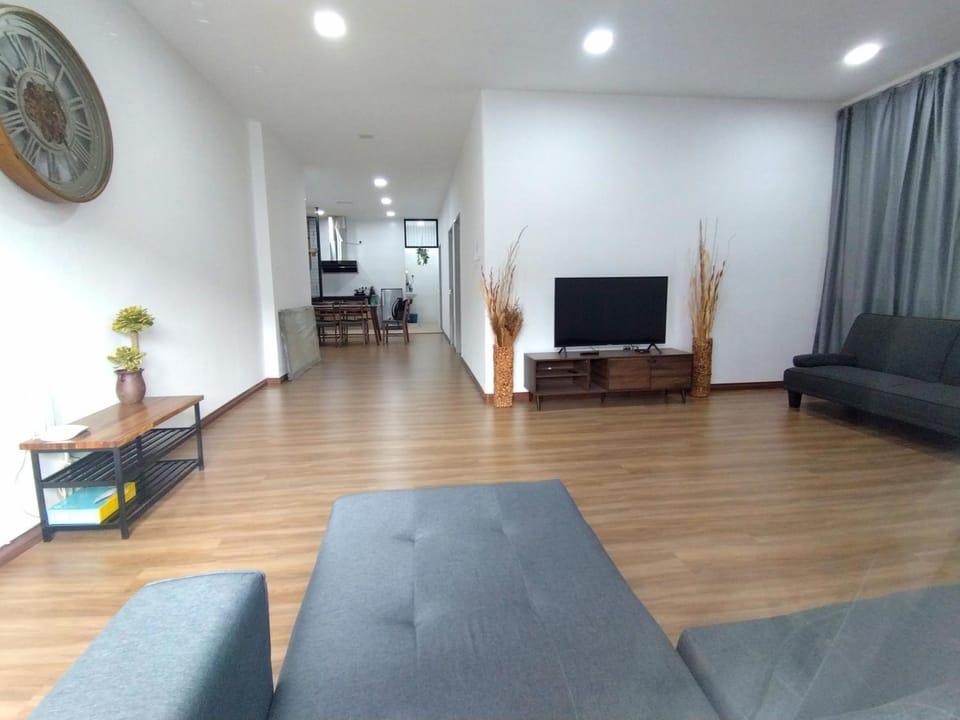Communal lounge/ TV room, TV and multimedia, Living room, Seating area