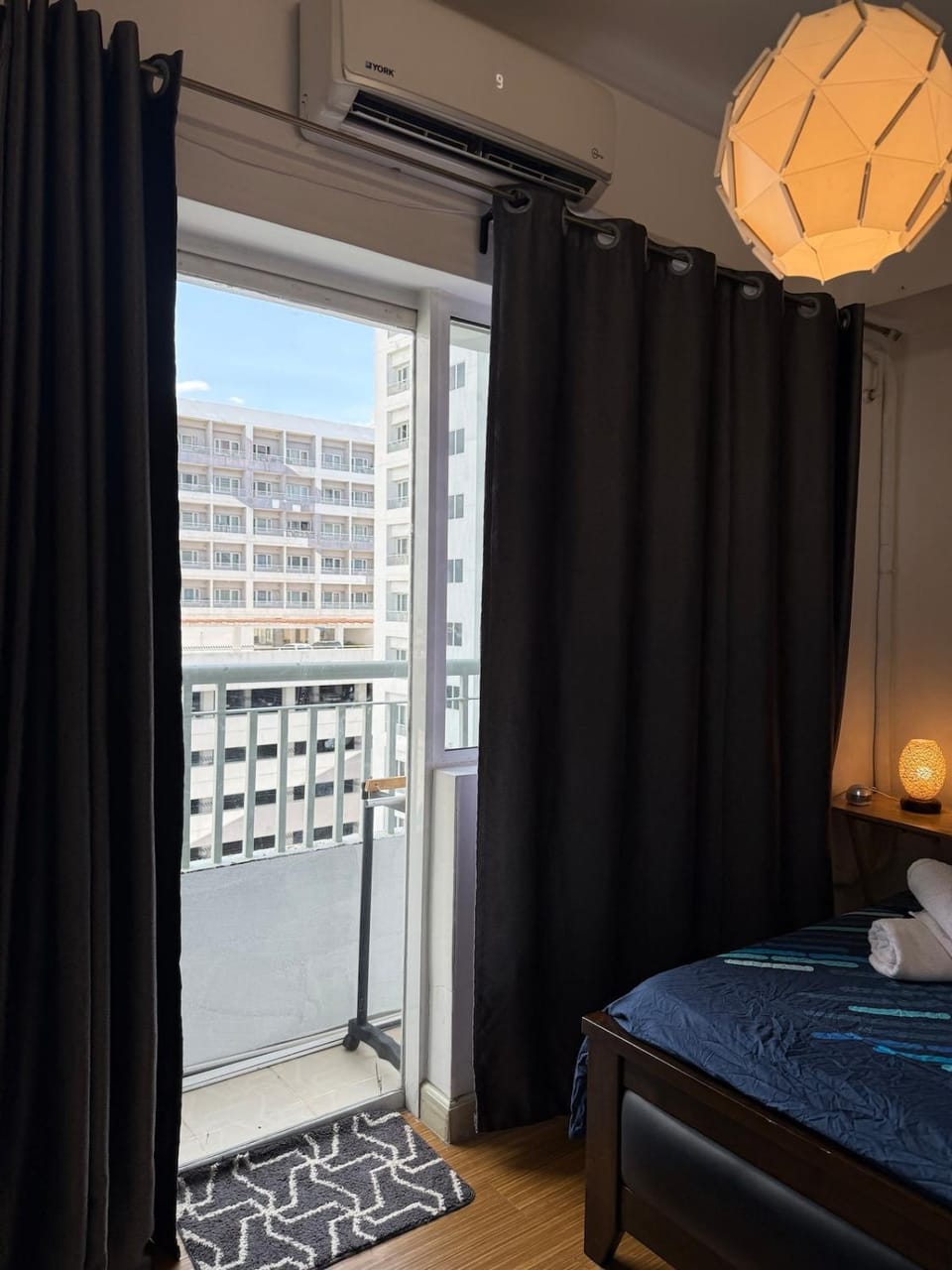 Cozy TriG Place near BGC at Grace Residence Apartment in Makati