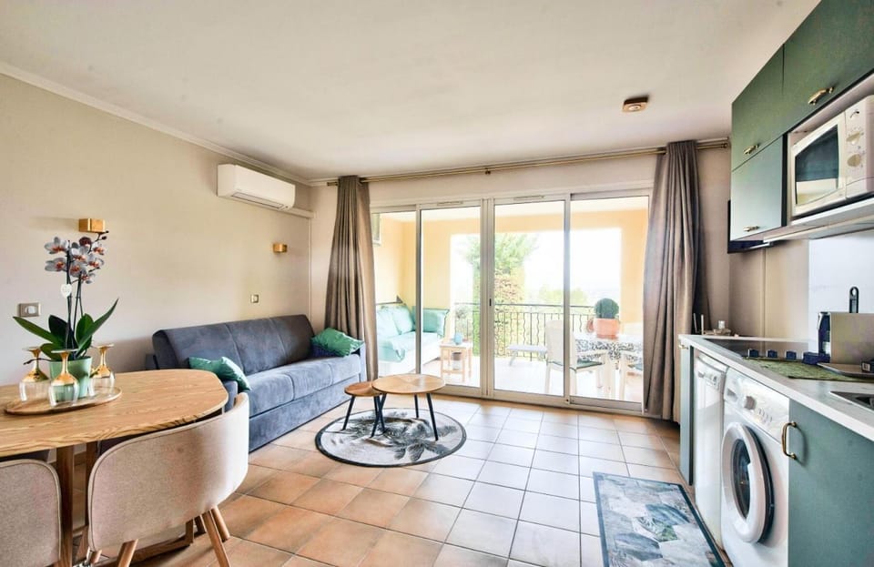 Bathroom, kitchen