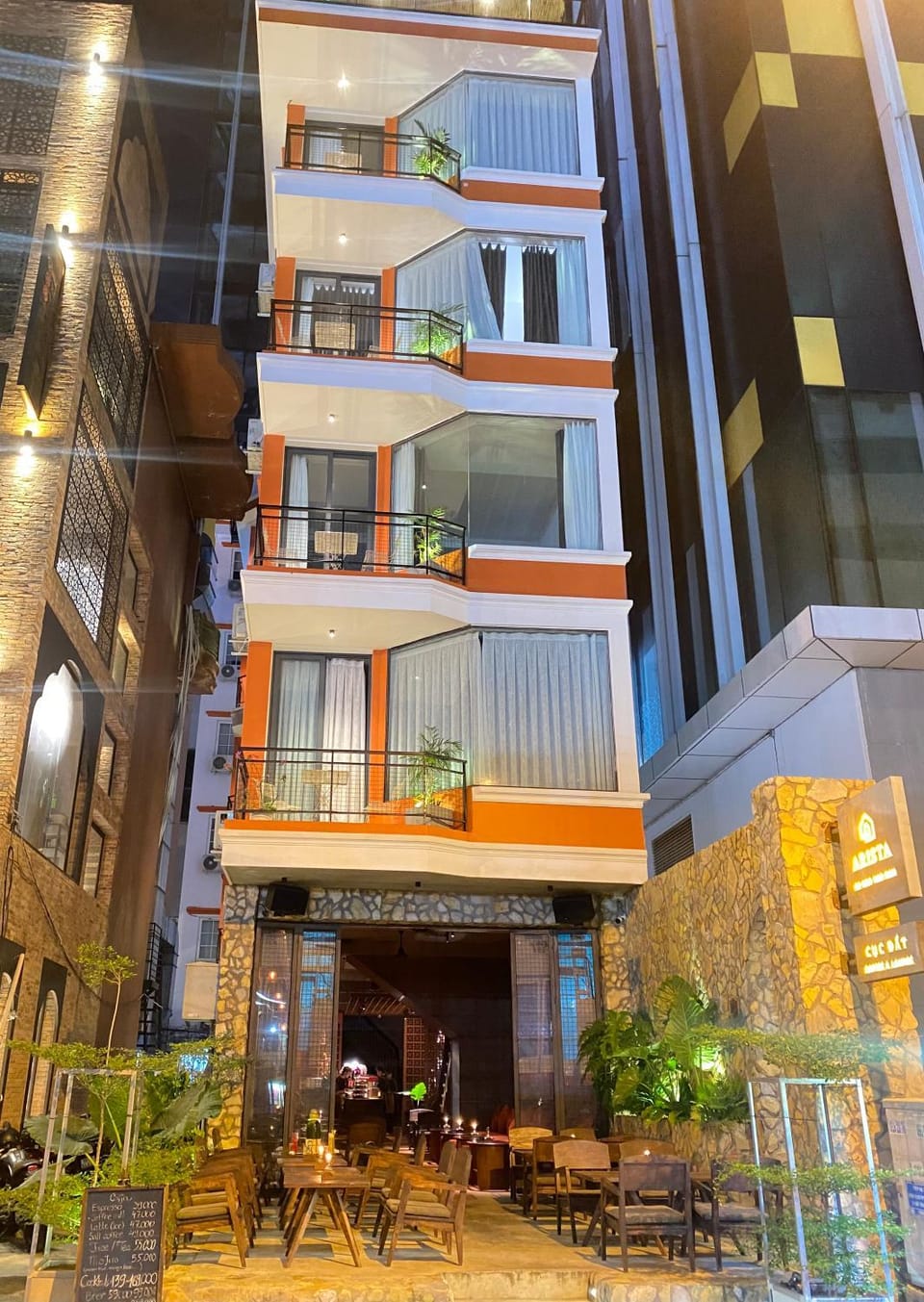 Property building, Communal lounge/ TV room, View (from property/room), Evening entertainment