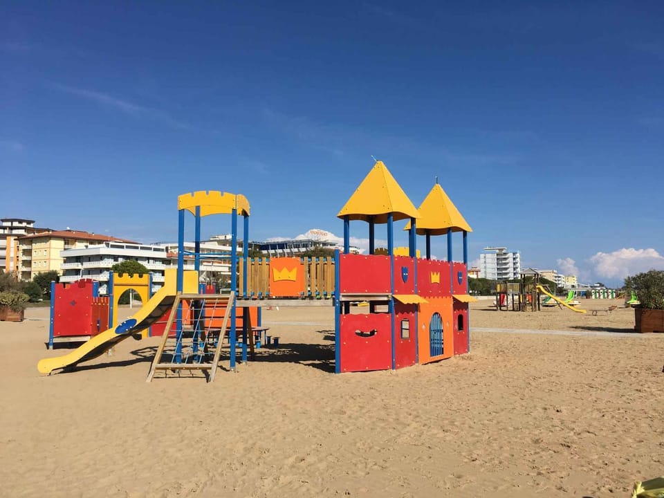 Nearby landmark, Summer, Beach