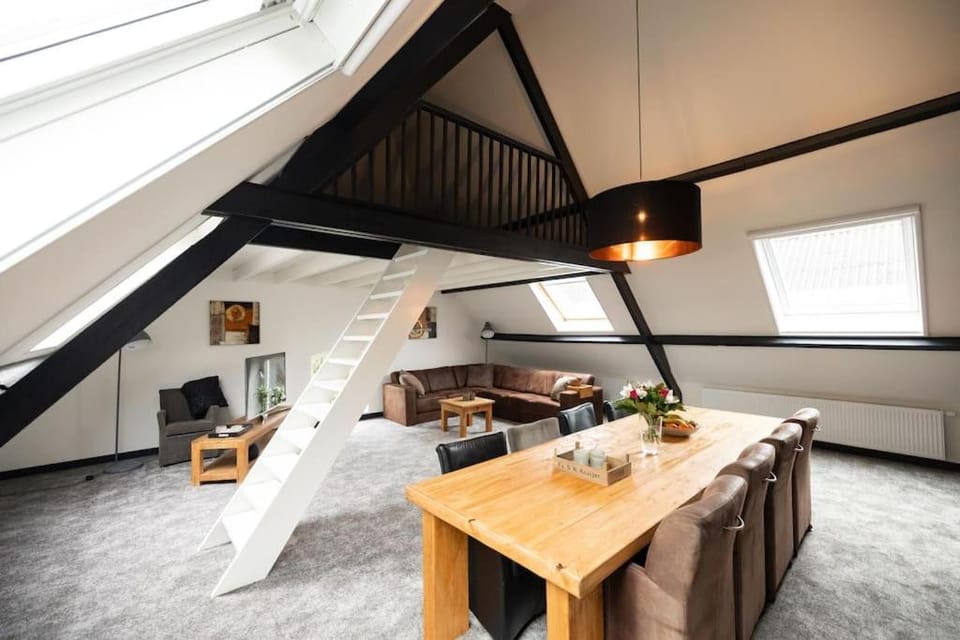 Living room, Photo of the whole room, Seating area, Dining area
