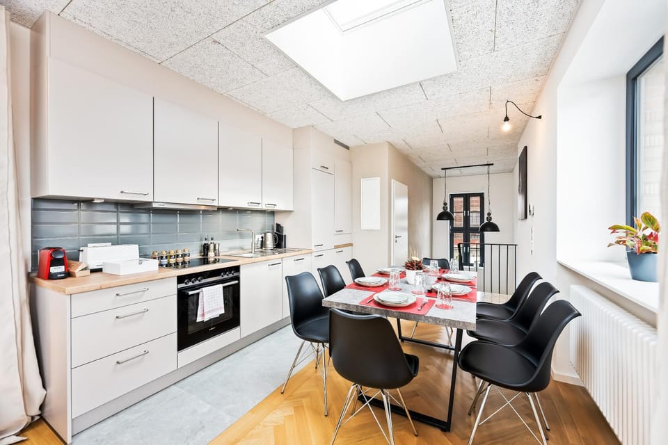 Kitchen or kitchenette, Seating area, Dining area, dishwasher, pet friendly, stove, toaster