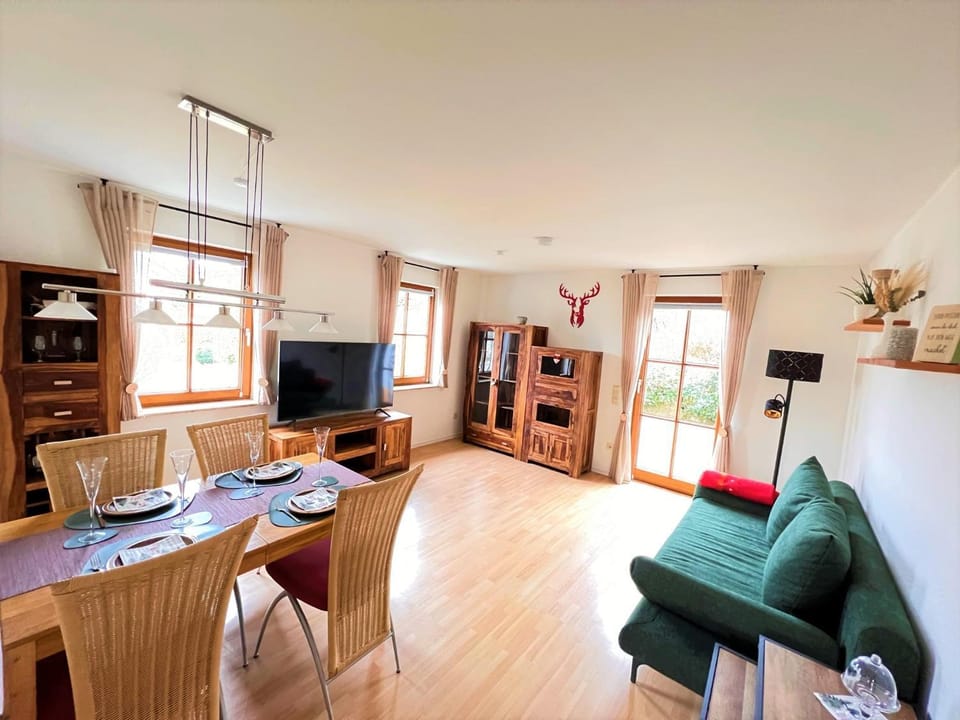 Living room, Food