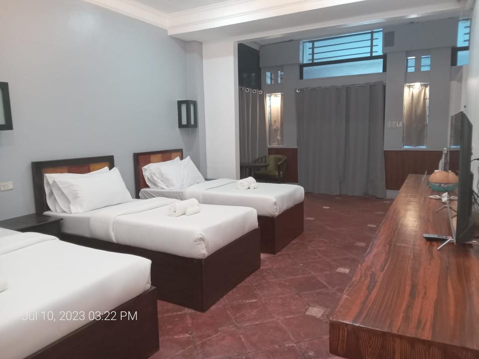 Dumaguete Seafront Hotel Hotel in Dumaguete