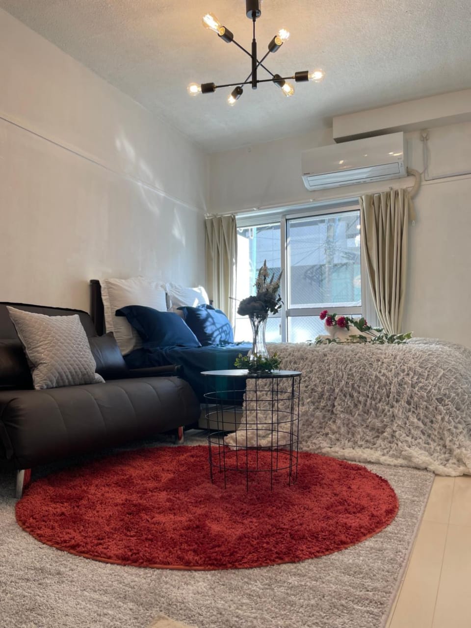 Bed, Living room, Photo of the whole room, Bedroom