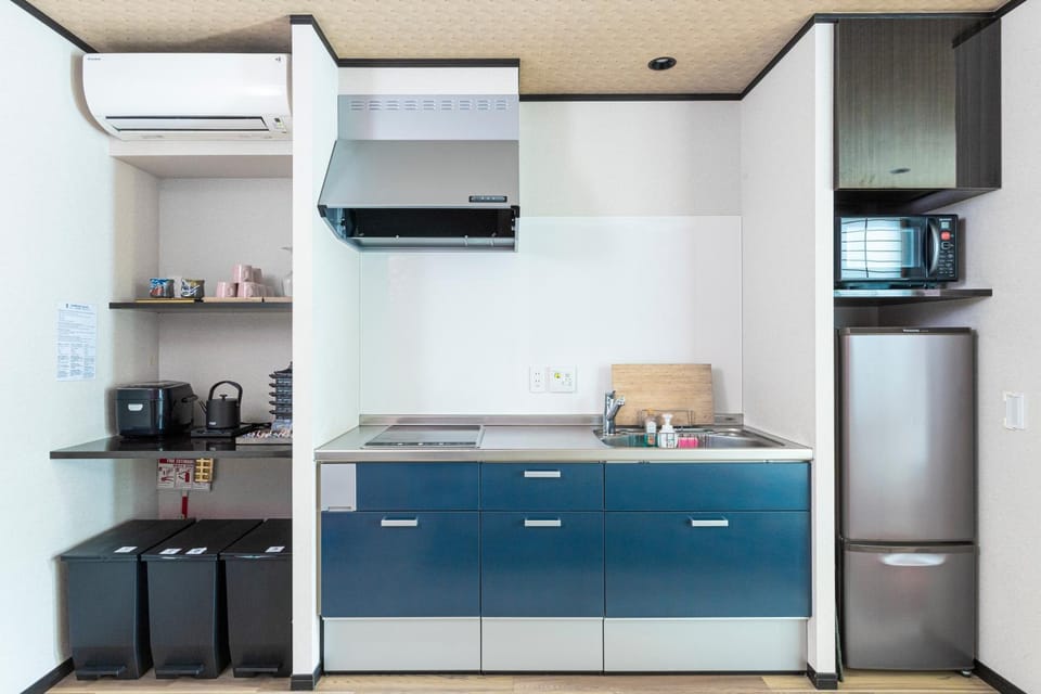 microwave, oven, stove, kitchen, kitchen, air conditioner