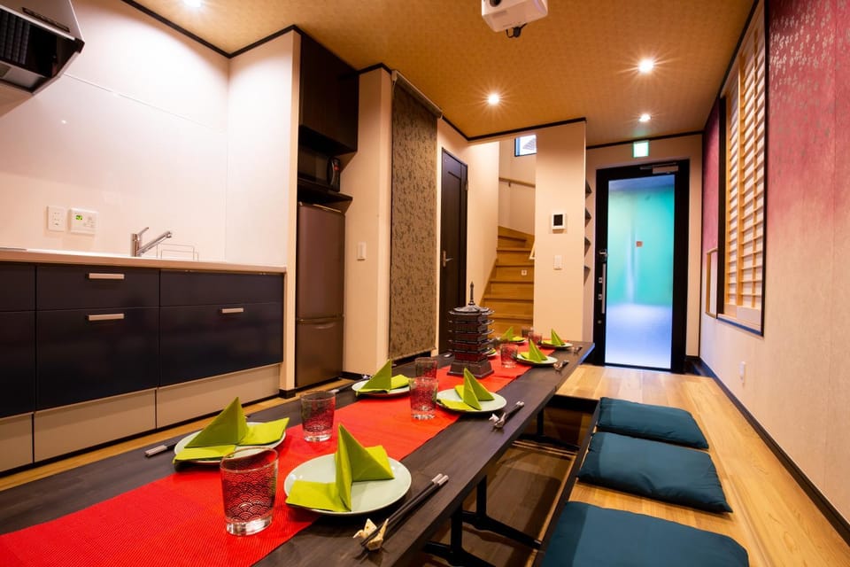 Communal lounge/ TV room, Living room, Seating area, Dining area, Evening entertainment