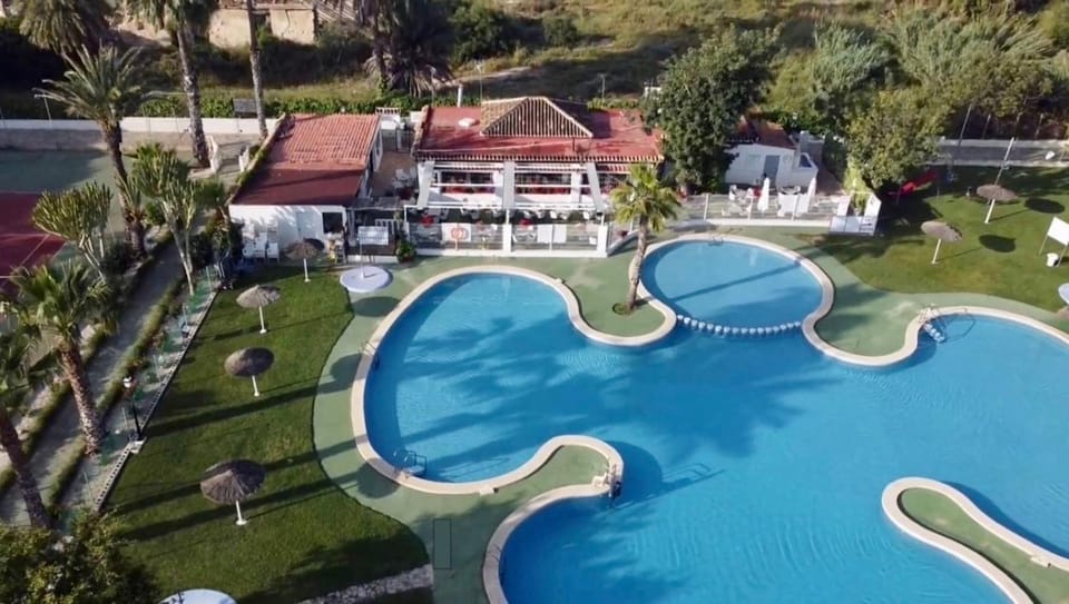 Restaurant/places to eat, Restaurant/places to eat, Day, Bird's eye view, Children play ground, Children play ground, Lounge or bar, Tennis court, Tennis court, Pool view, Swimming pool, Swimming pool