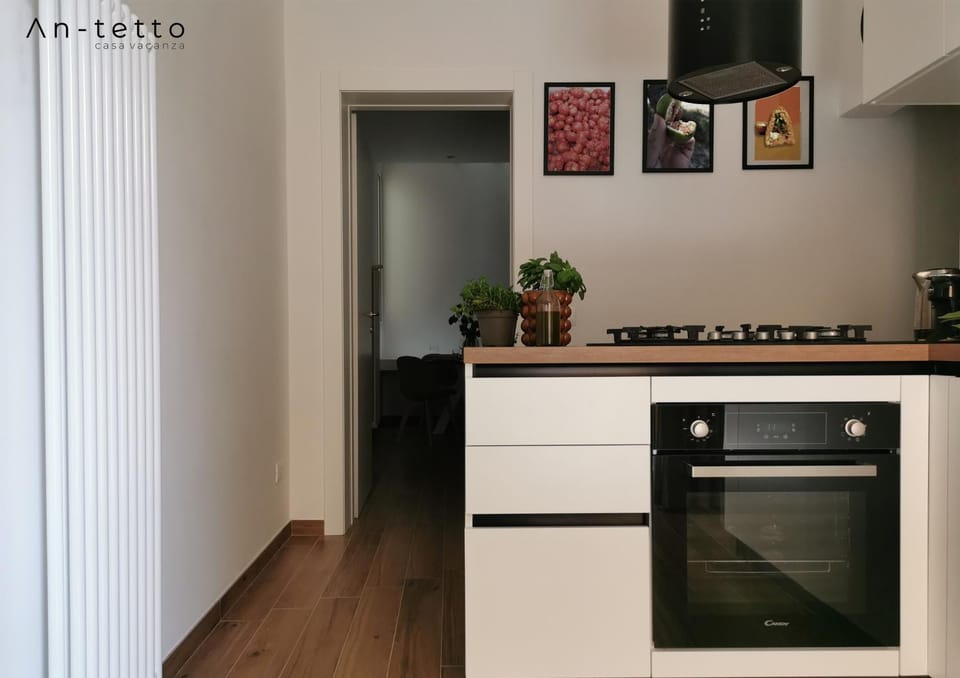 Kitchen or kitchenette, pet friendly, stove
