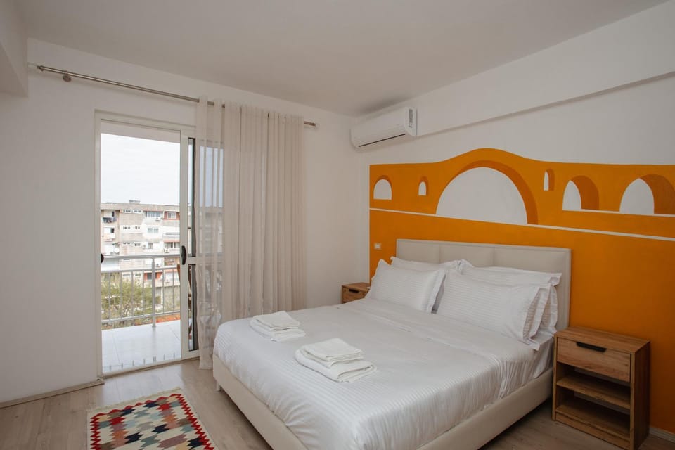 Bed, Balcony/Terrace, Photo of the whole room, Bedroom, towels, air conditioner