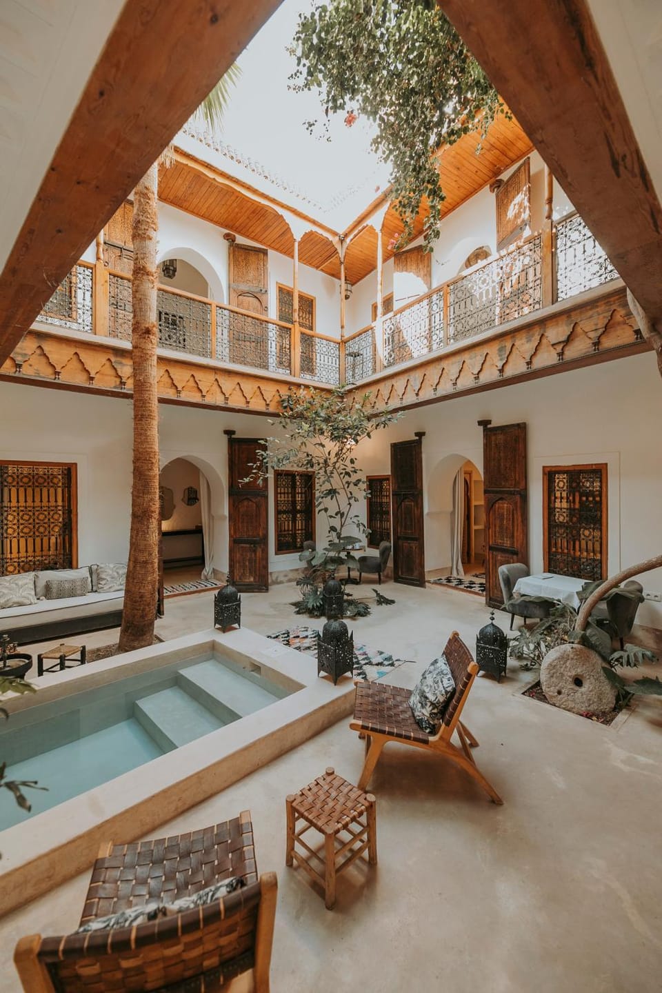 Property building, Patio, Swimming pool, internet