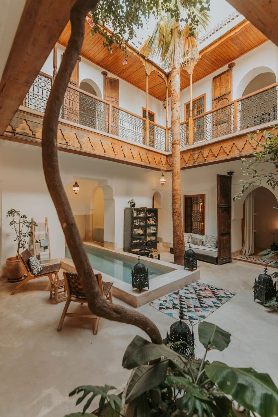 Patio, Swimming pool, towels