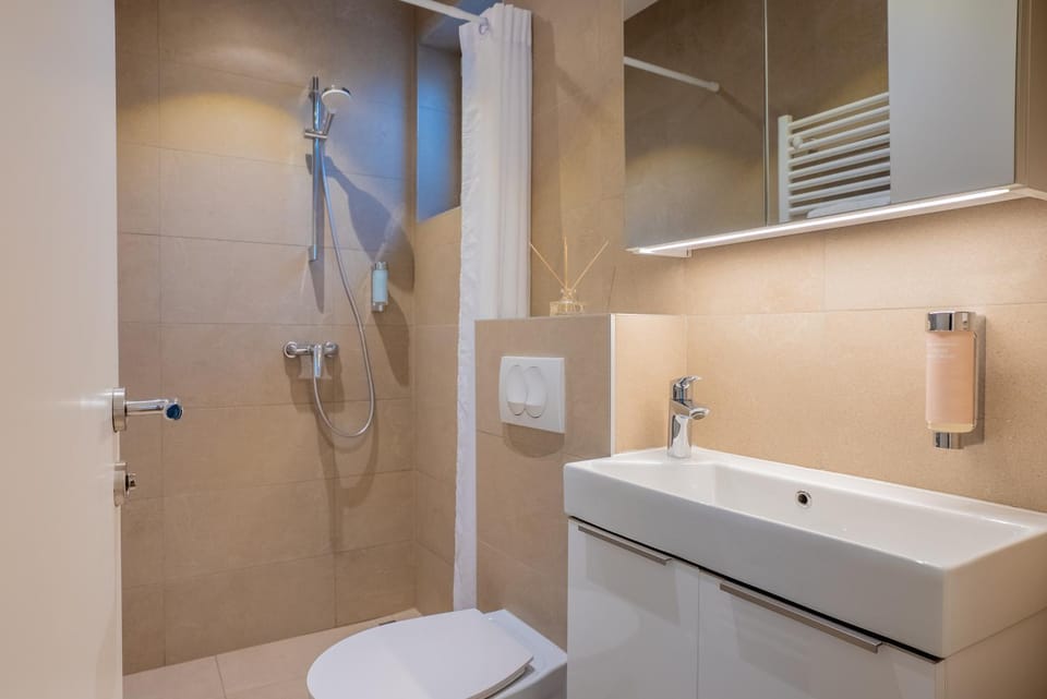 Shower, Toilet, Bathroom