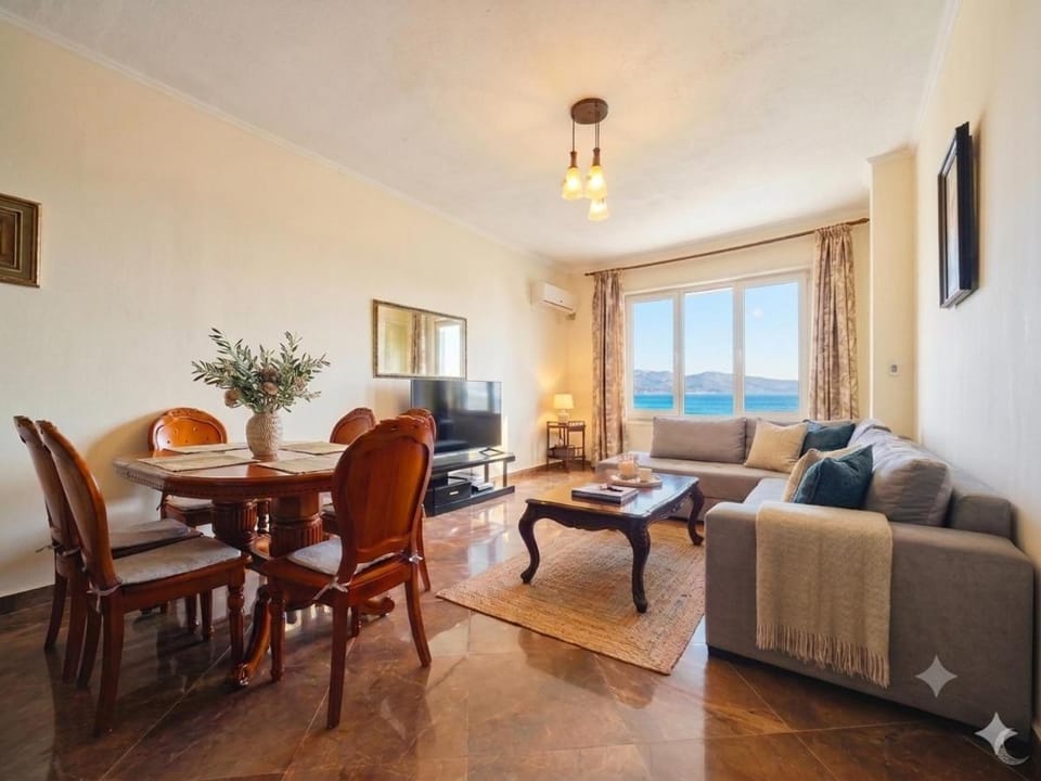 Natural landscape, Living room, Seating area, Dining area