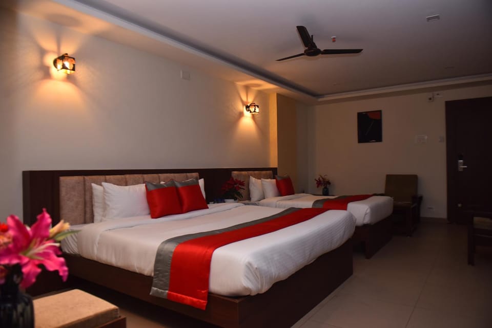 Bed, Photo of the whole room, Bedroom, fireplace