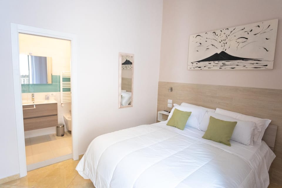 Leone Suites Toledo Bed and Breakfast in Naples