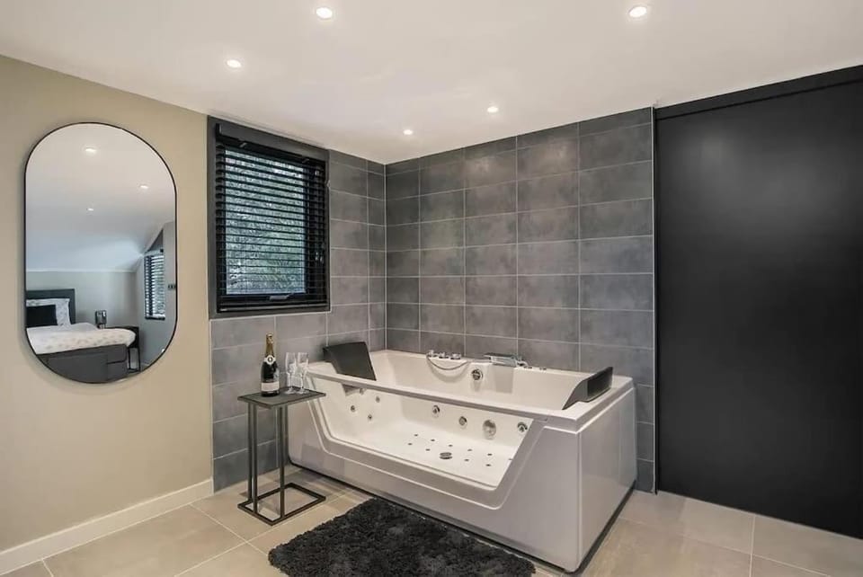 Hot Tub, Bathroom, Bath