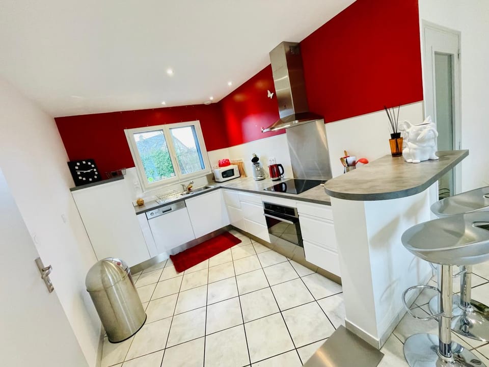 Maison T2 de 70 m2 avec jardin et véranda House in Occitanie