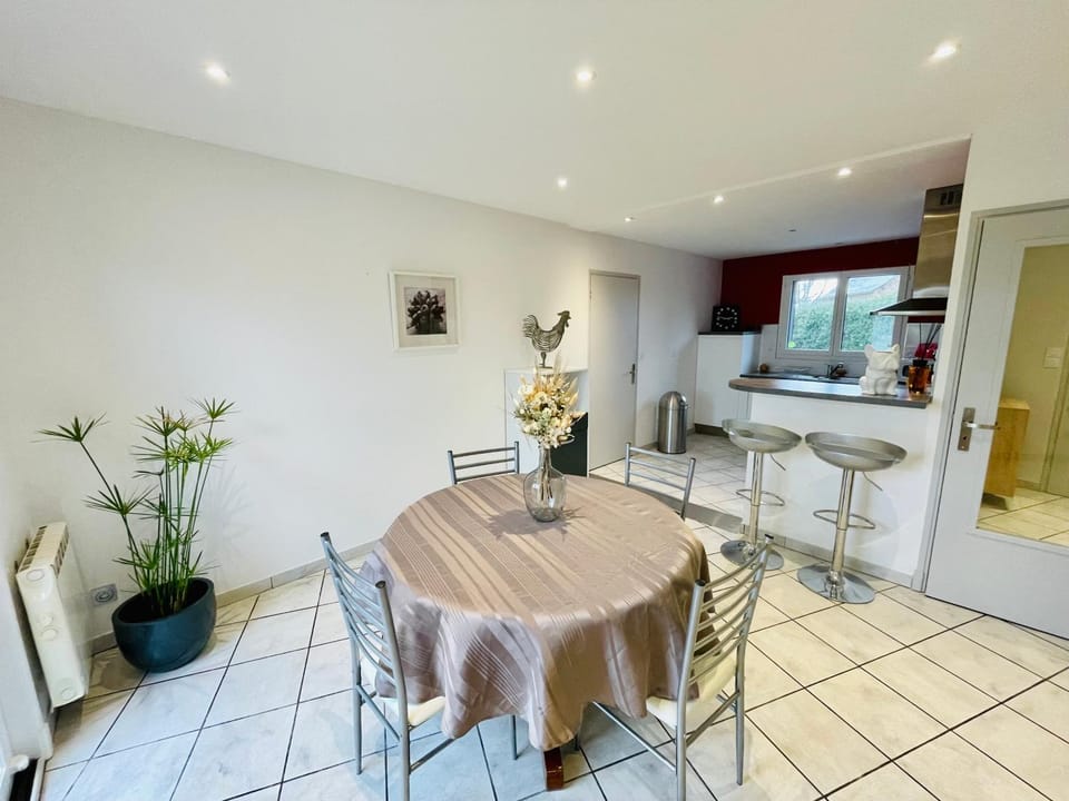 Maison T2 de 70 m2 avec jardin et véranda House in Occitanie