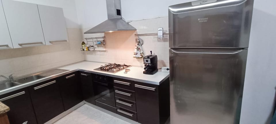 Kitchen or kitchenette, pet friendly, stove