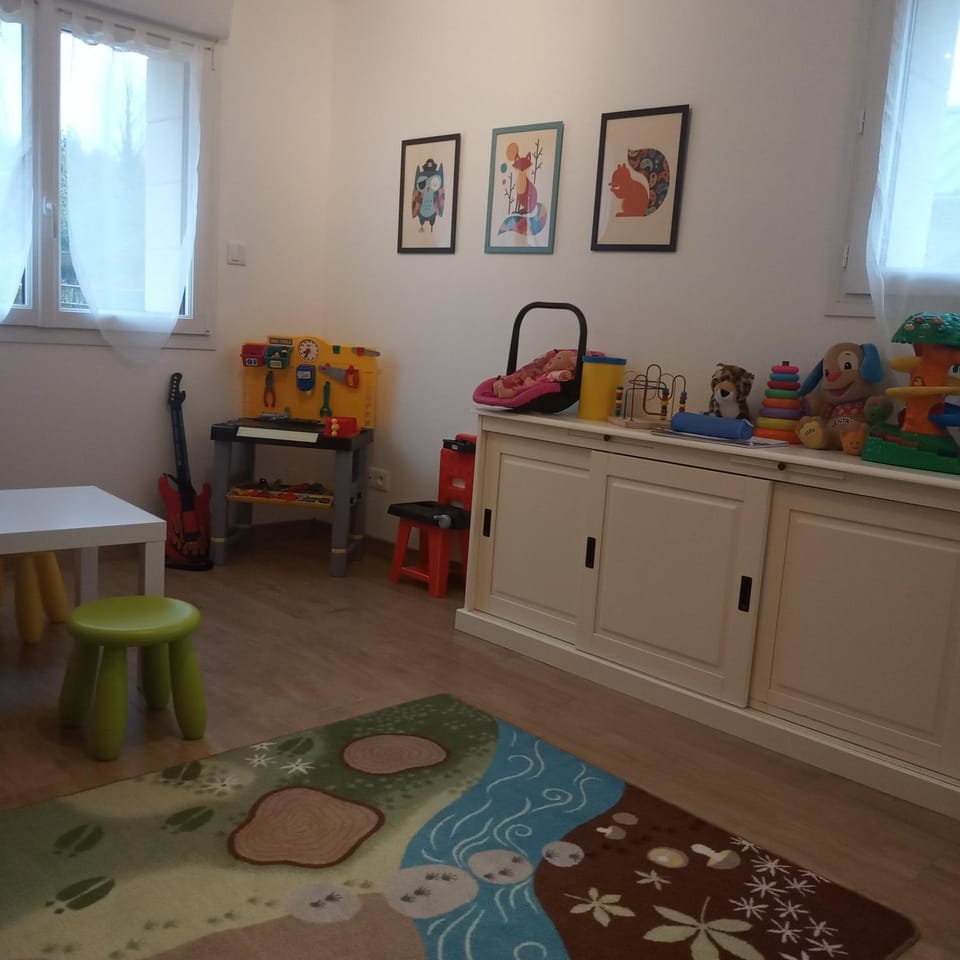 Game Room, young children