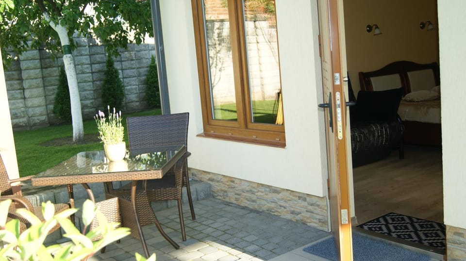 Patio, Balcony/Terrace