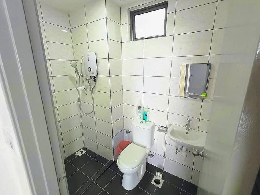 Shower, Toilet, Bathroom
