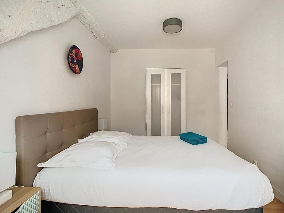 Bed, Photo of the whole room, Bedroom, towels, wardrobe