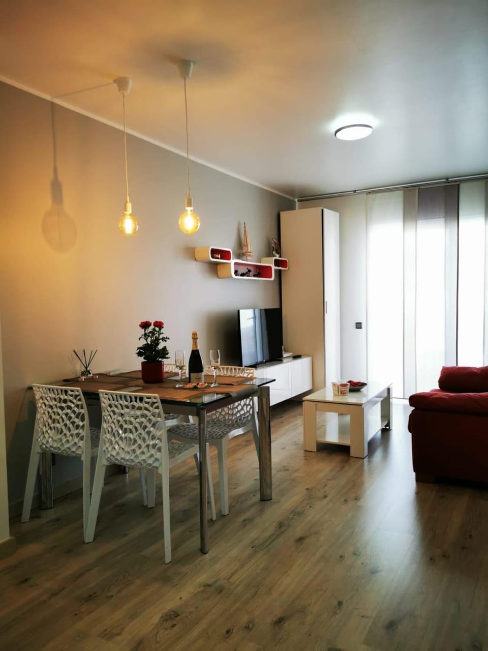 TV and multimedia, Living room, Dining area