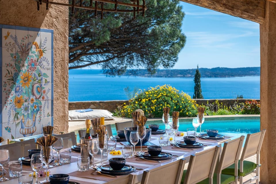 Villa Vue mer exceptionnelle golfe de saint -Tropez piscine 6ch 6 sdb 12 personnes Villa in Sainte-Maxime