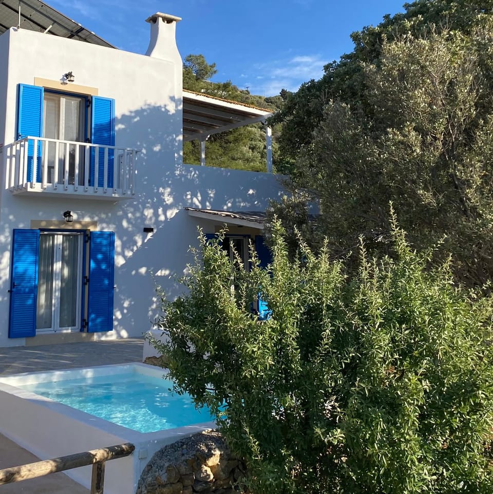 The Velanidies - Οι Βελανιδιές Villa in Decentralized Administration of the Aegean
