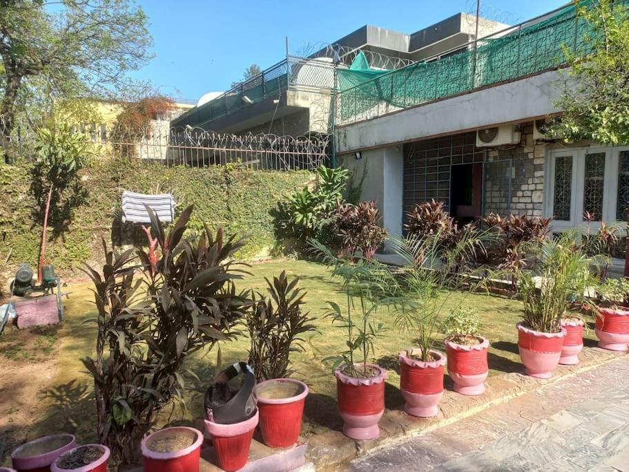 Travel Inn islamabad Bed and Breakfast in Islamabad Capital Territory
