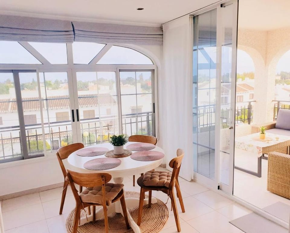View (from property/room), Balcony/Terrace, Seating area, Dining area