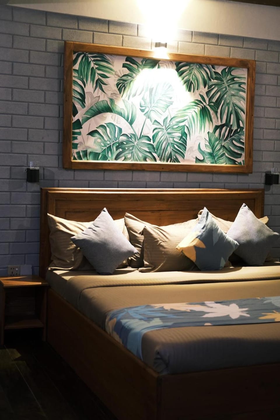 Bed, Photo of the whole room, Decorative detail, Bedroom