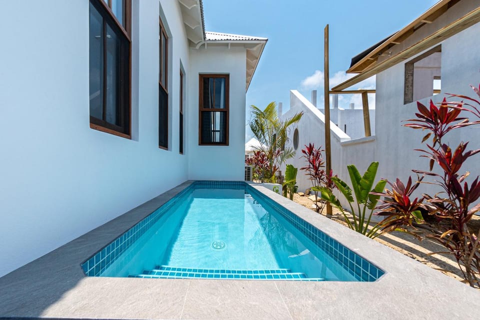 The Weekender and Mistico Beach Club plus Boat Shuttle Villa in San Pedro